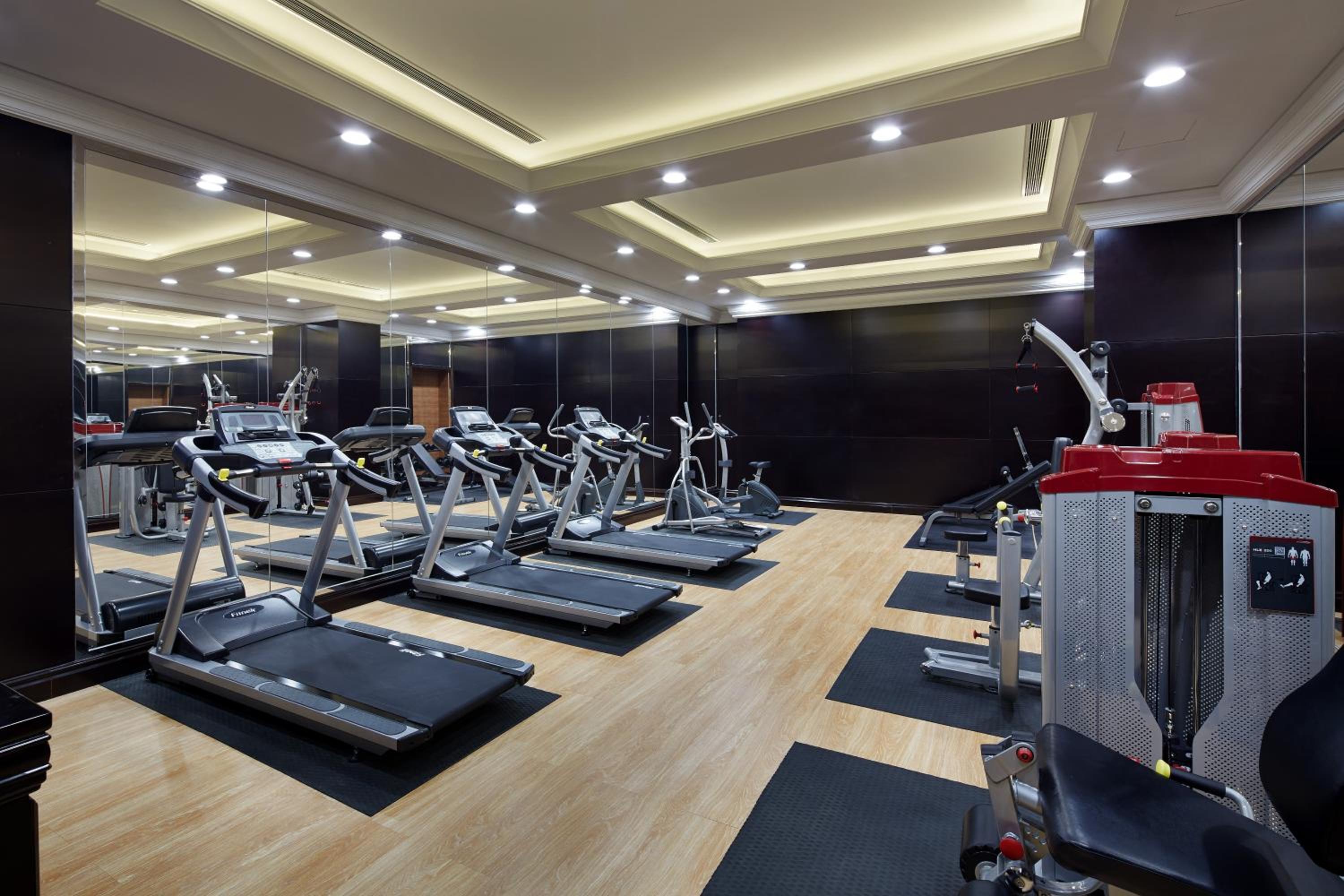Yinrun Jinjiang Castle Hotel 15/33