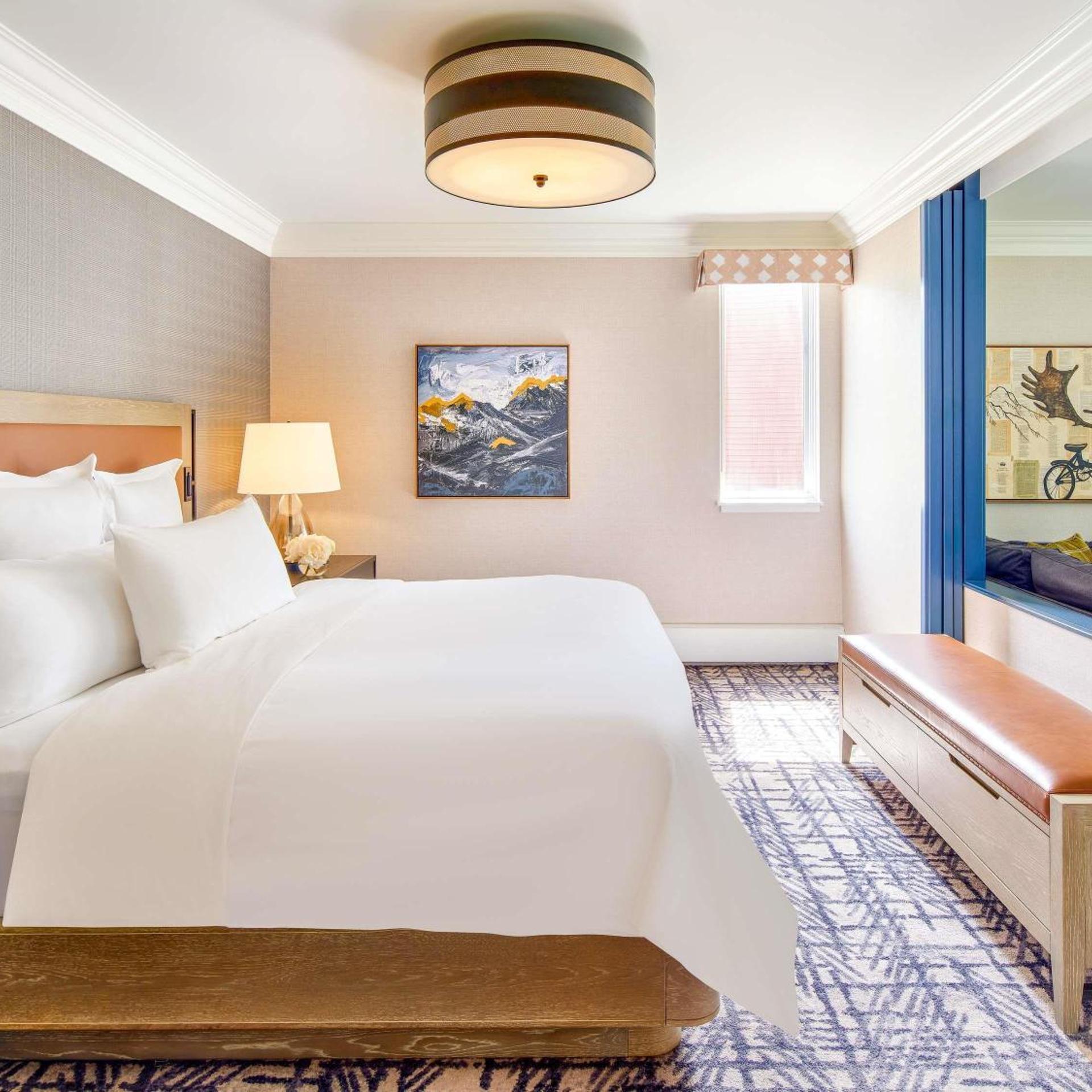 Luxury, Suite, Double Bed, Partial Lake View, Lake Front, Living Area, Terrace