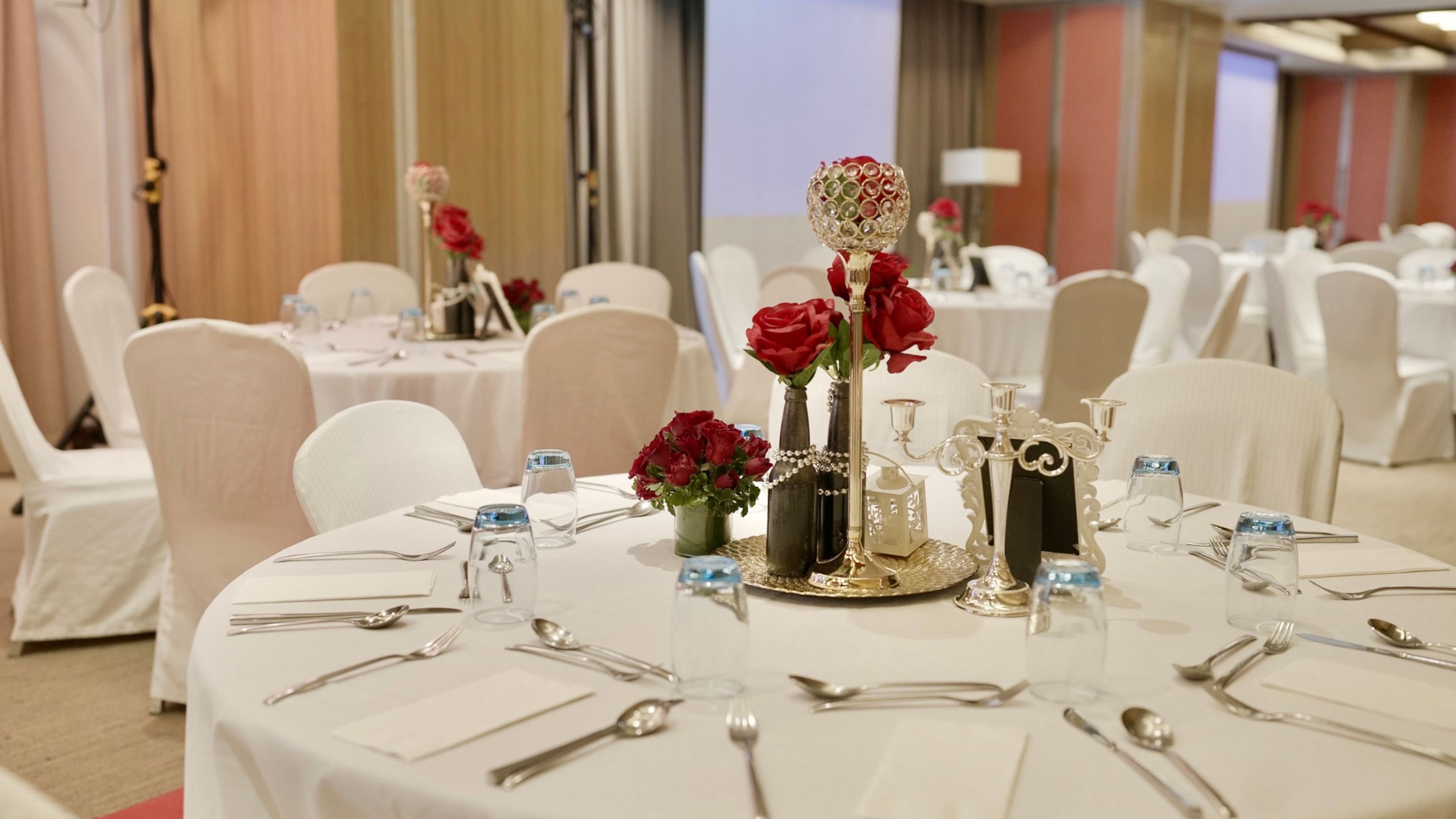 Holiday Inn & Suites Makati 59/75