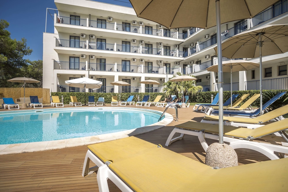 Tichos Greenblu Hotel 9/63