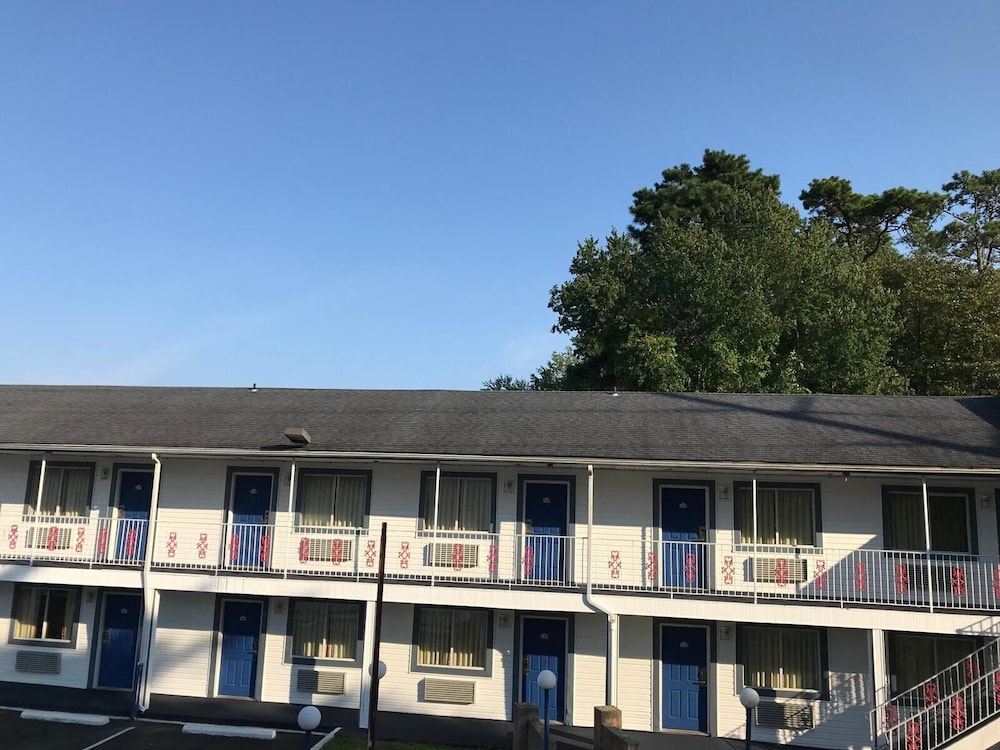 American Star Inn Suites Atlantic City 2/47