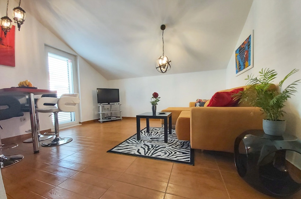 Adria Apartments 24/50