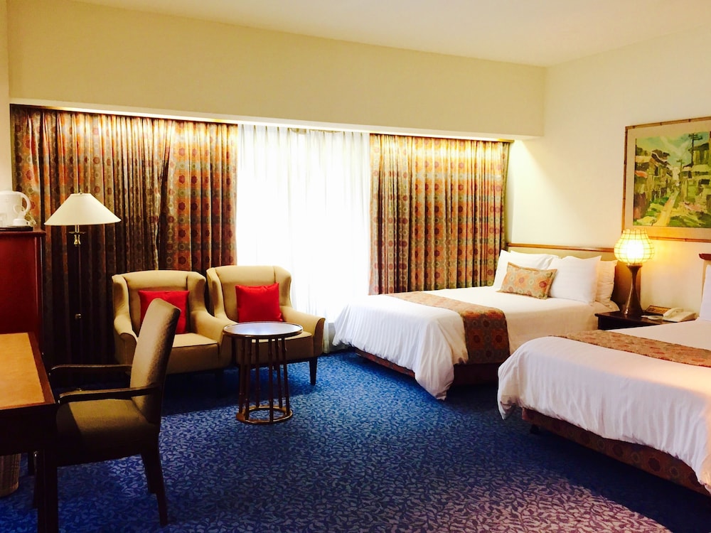 Indra Regent Hotel 25/82