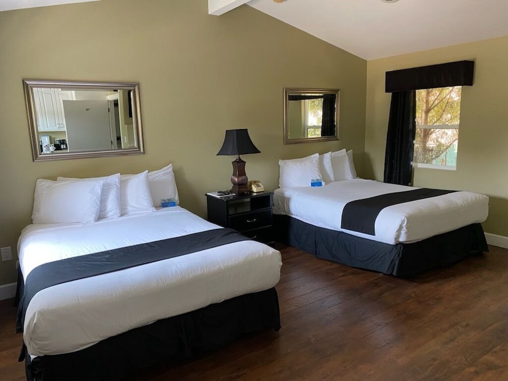 Sea Breeze Inn And Cottages 31/75