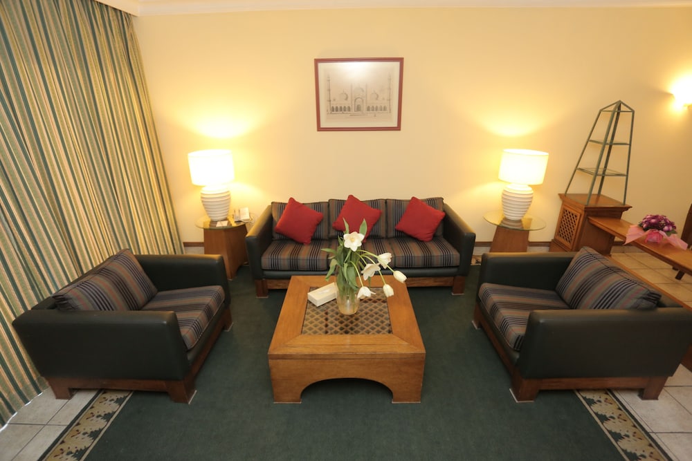 Portemilio Hotel & Resort 56/76