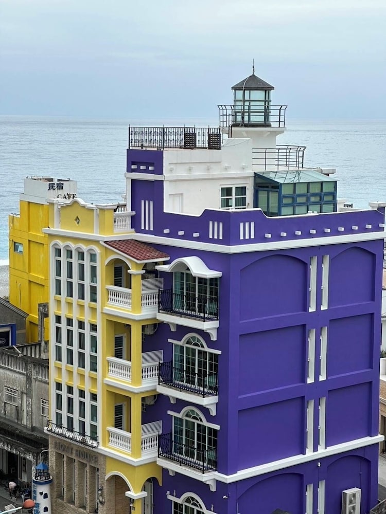 Lighthouse B&B 2/71