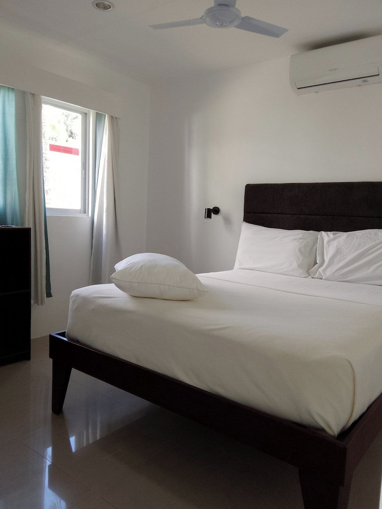 Heartland Hotel Service Rooms And Apartments 10/48
