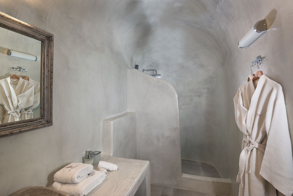 Adamant Suites - Adults Only 64/69