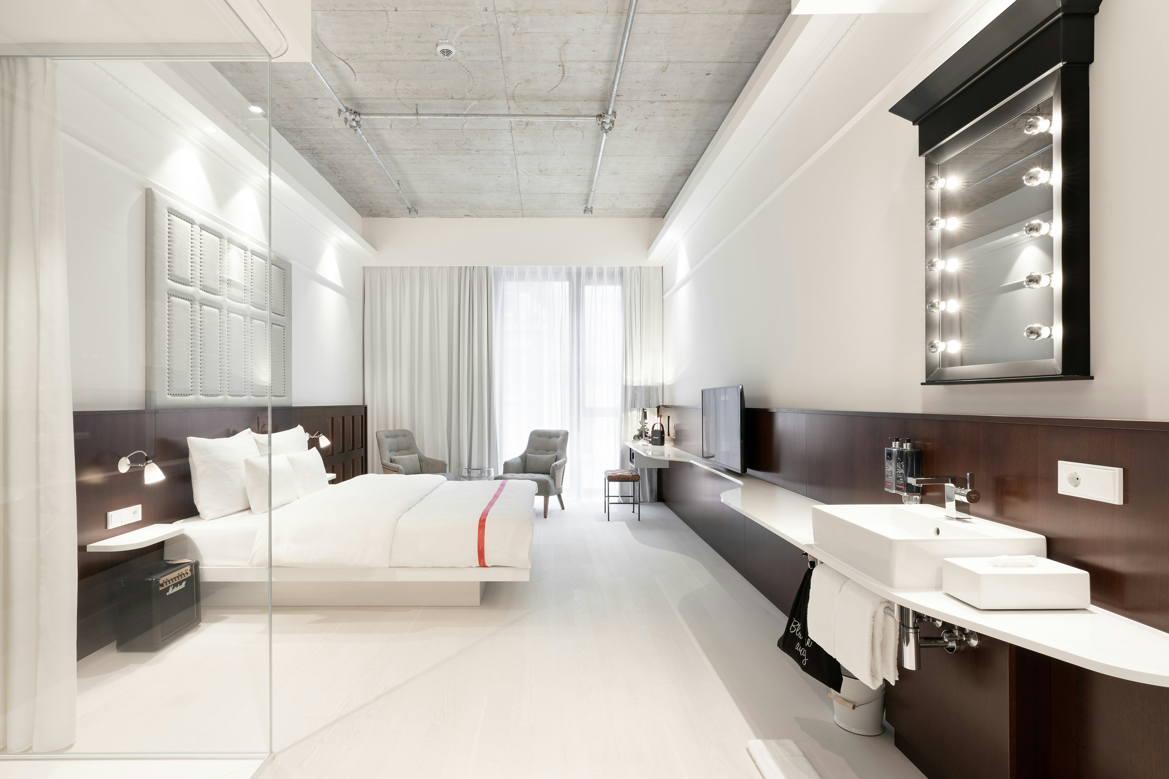 Ruby Louise Hotel 17/50