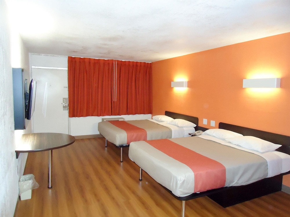 Motel6 Connellys Springs, NC 27/40