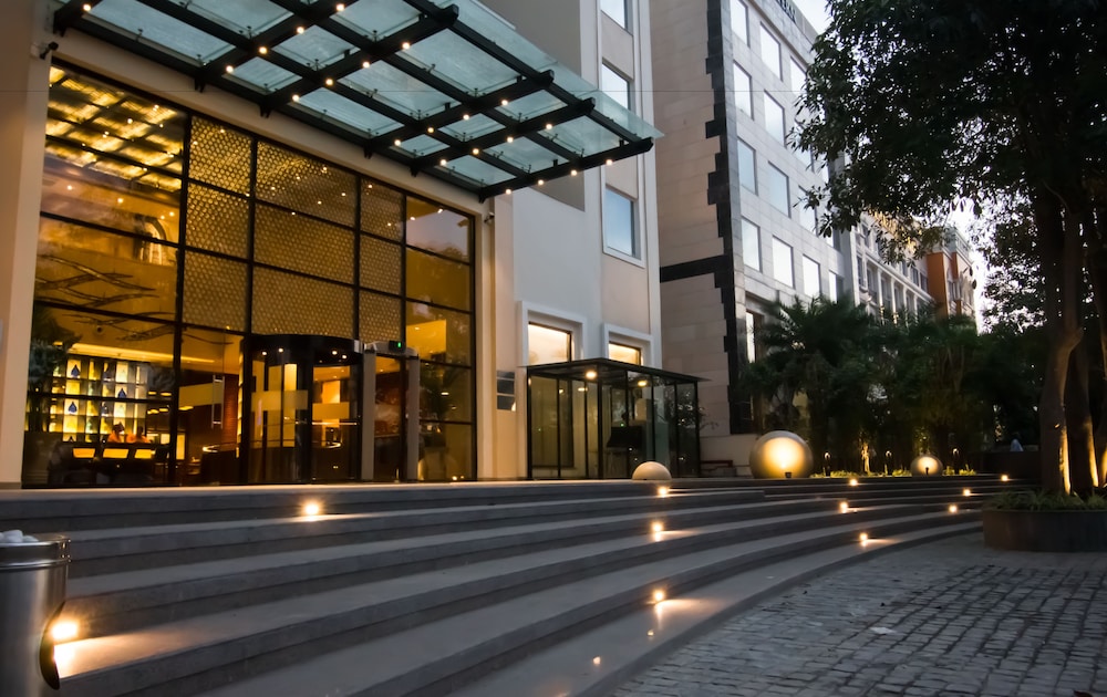 Lemon Tree Premier City Center Gurgaon 7/53