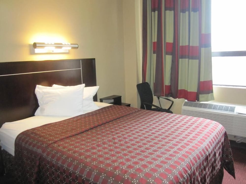 Super Lake Hotel 23/43