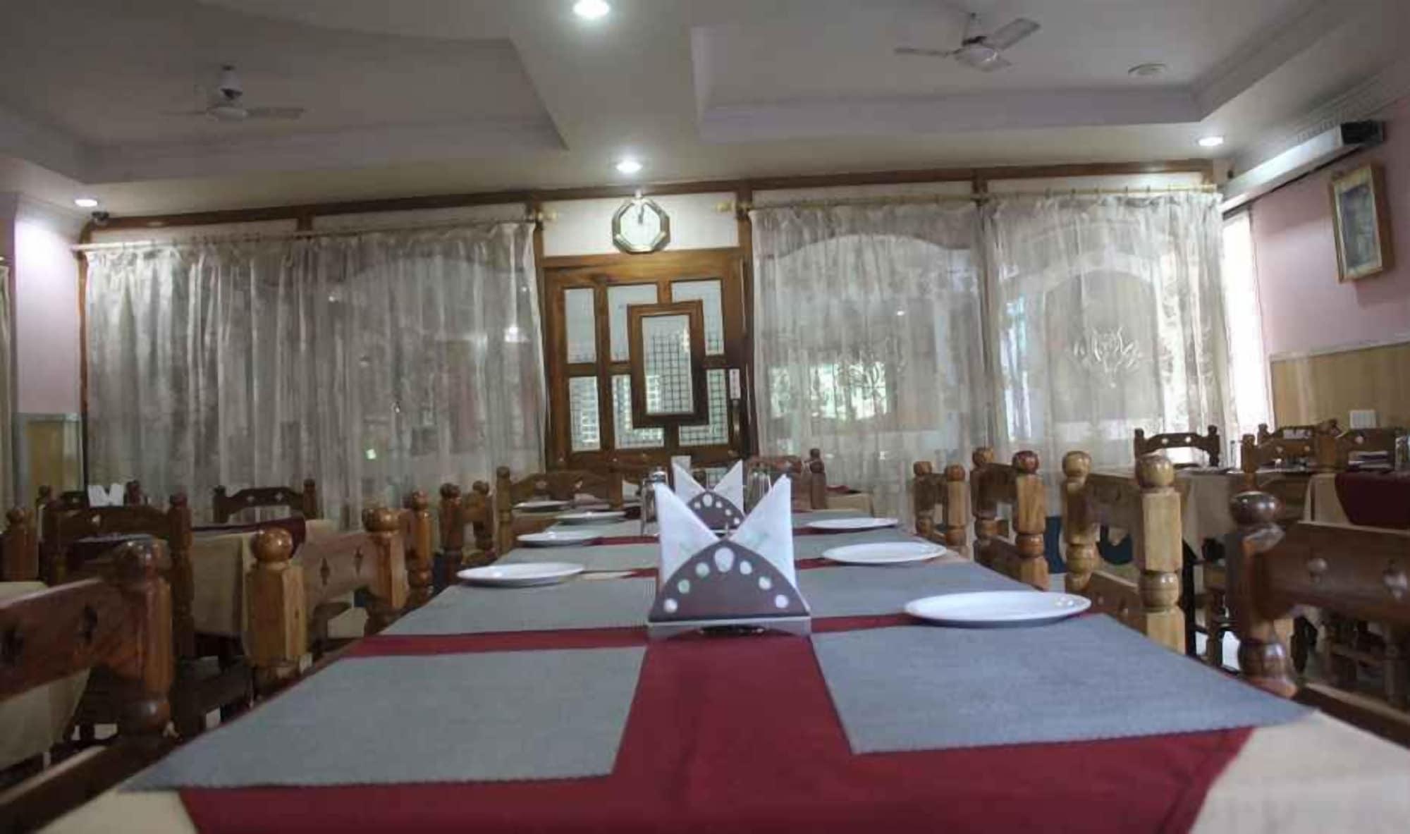 HOTEL SAMBIT ROYALE 18/21