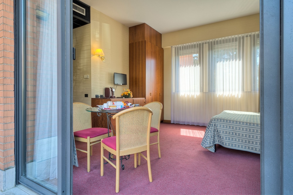 Petra Hotel And Residence 48/60