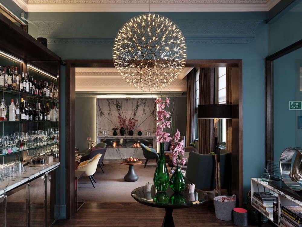 Signature Townhouse Hyde Park 54/62