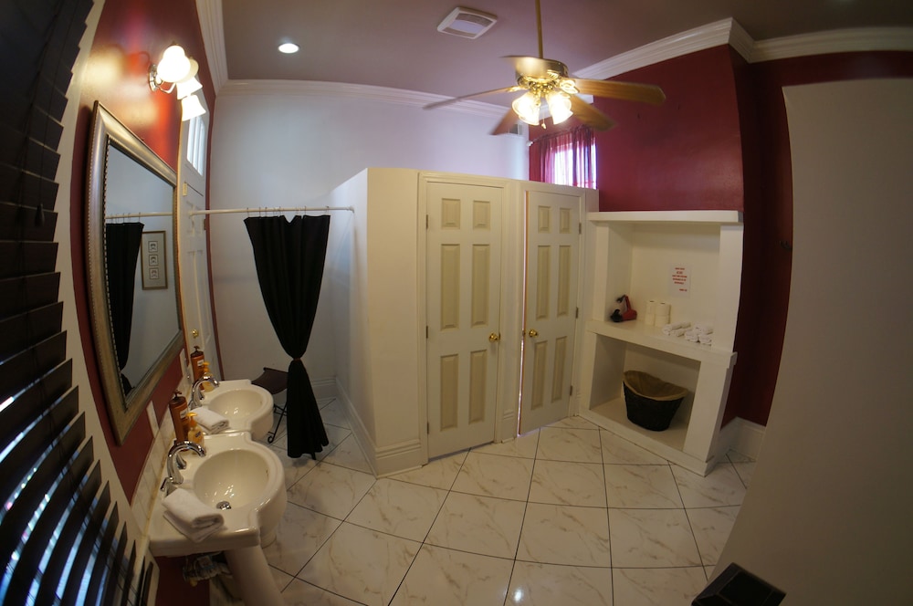 Auberge Nouvelle Orleans Hostel 8/66