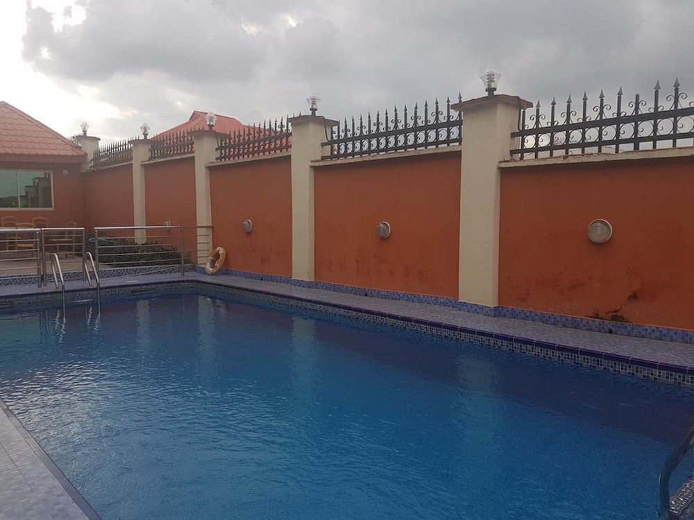 Hallmark Suites - Abeokuta 15/18
