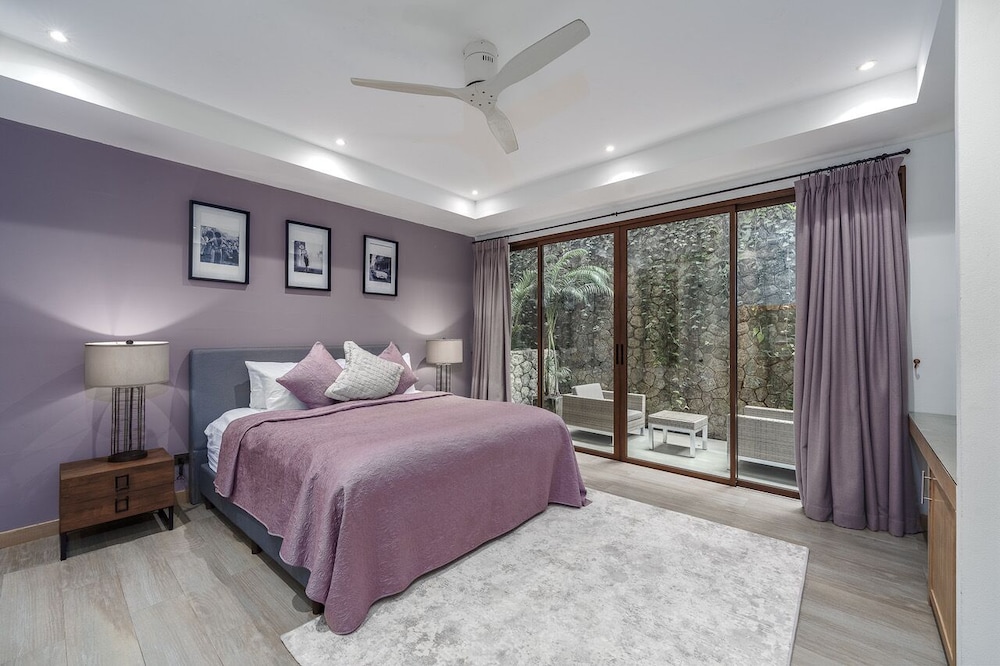 7 BEDROOMS, PRIVATE POOL