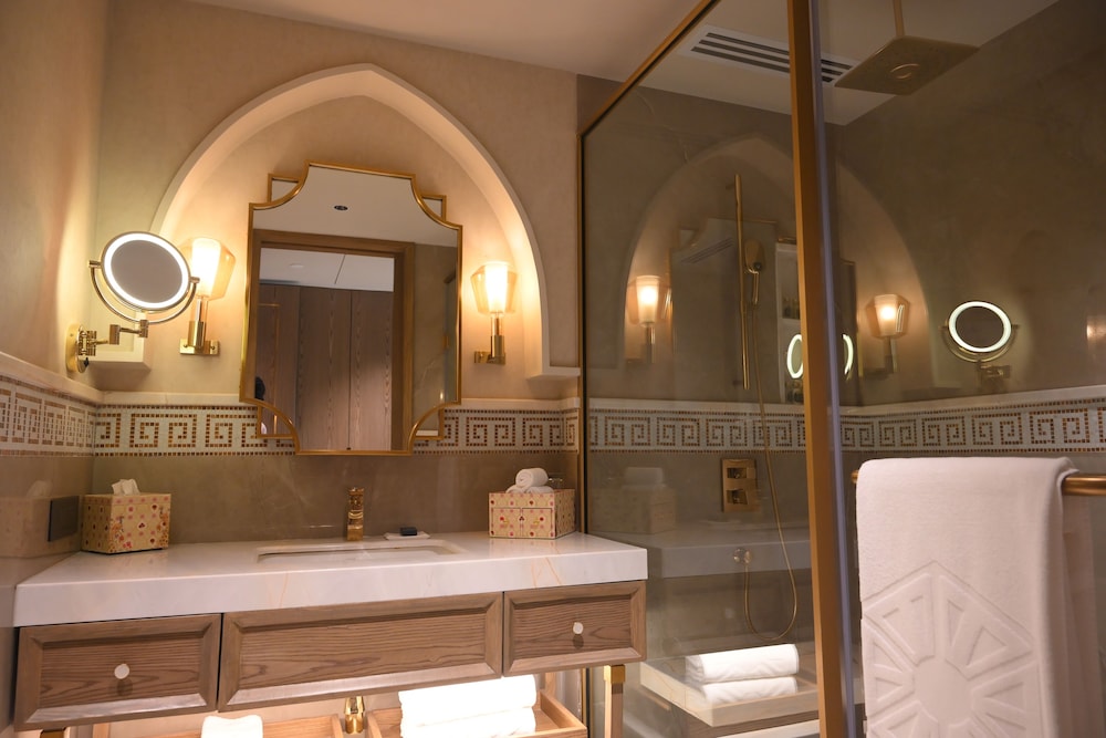 Luxury, Twin Beds, Taj Agra 3/3