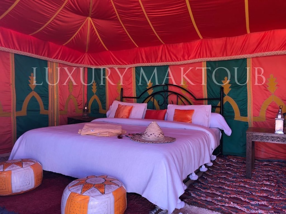 Luxury Maktoub 2/39