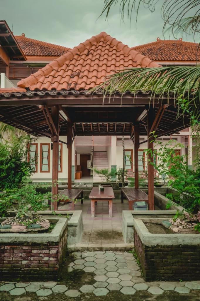 Grand Cepu Hotel 31/35