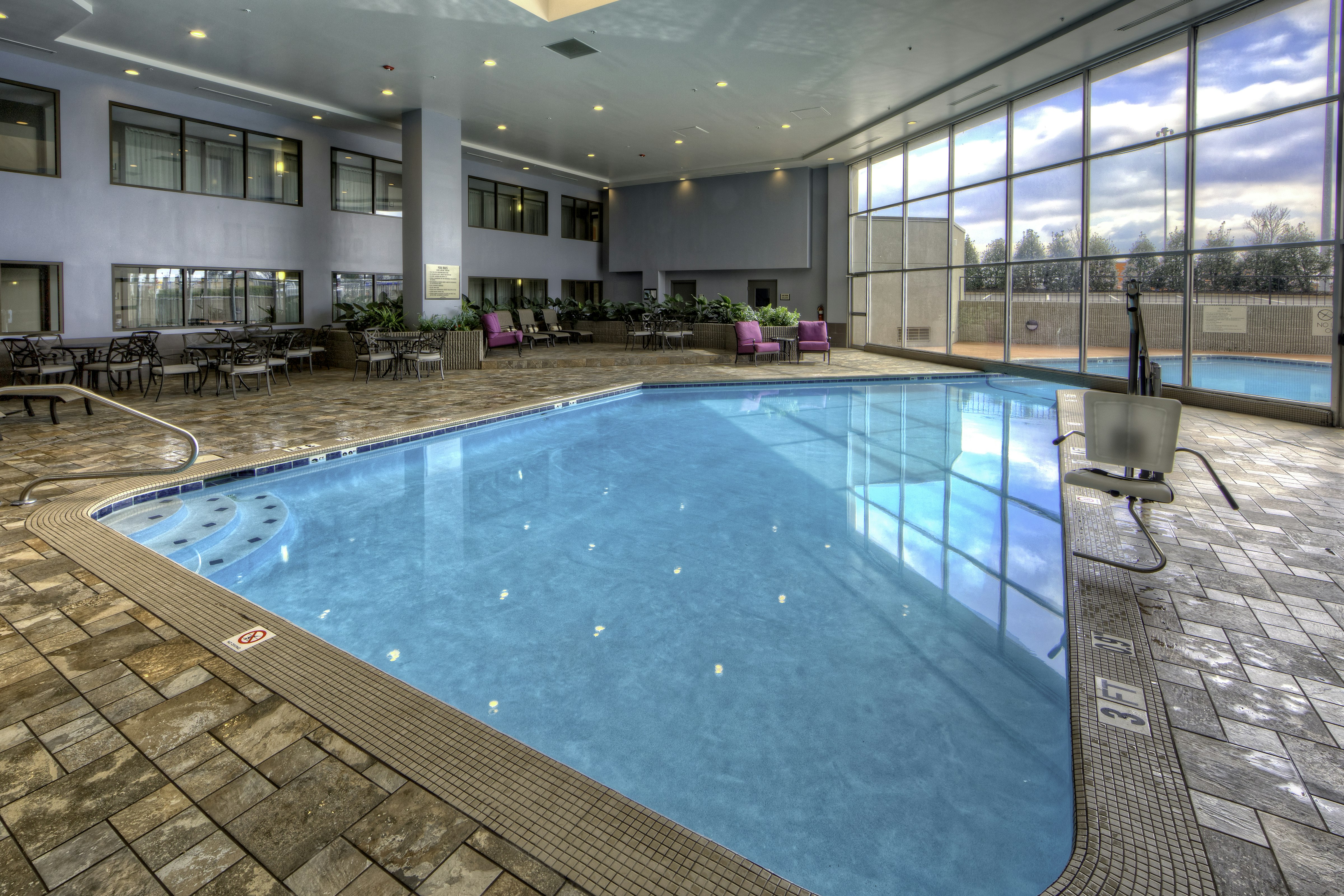 Doubletree By Hilton Hotel Decatur Riverfront 12/23