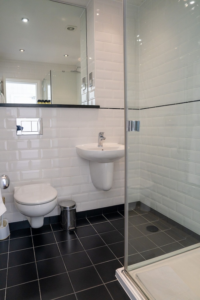 Eslington Villa 44/50