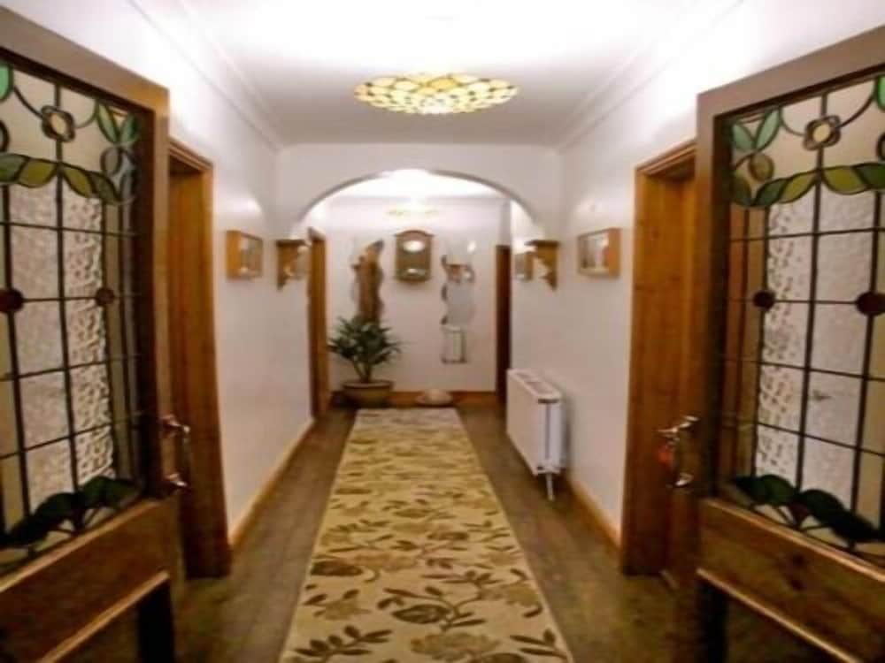 Eden's Rest Bed & Breakfast 3/36