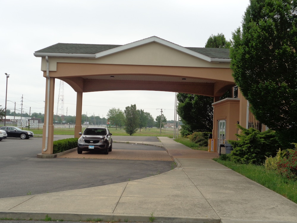 Fairgrounds Inn 7/42