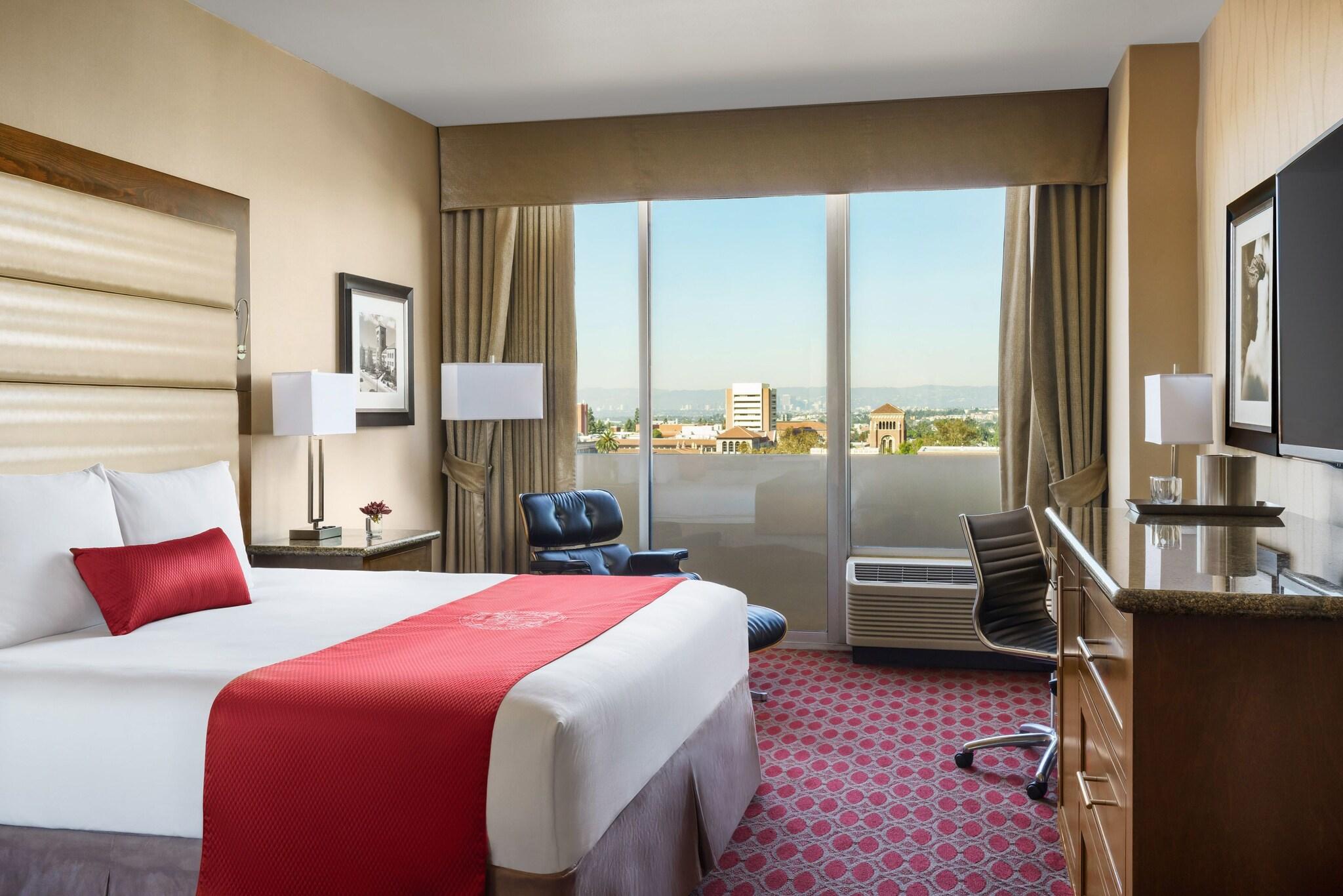 غرفة بسرير مزدوج بإطلالة، USC Hotel 3/4