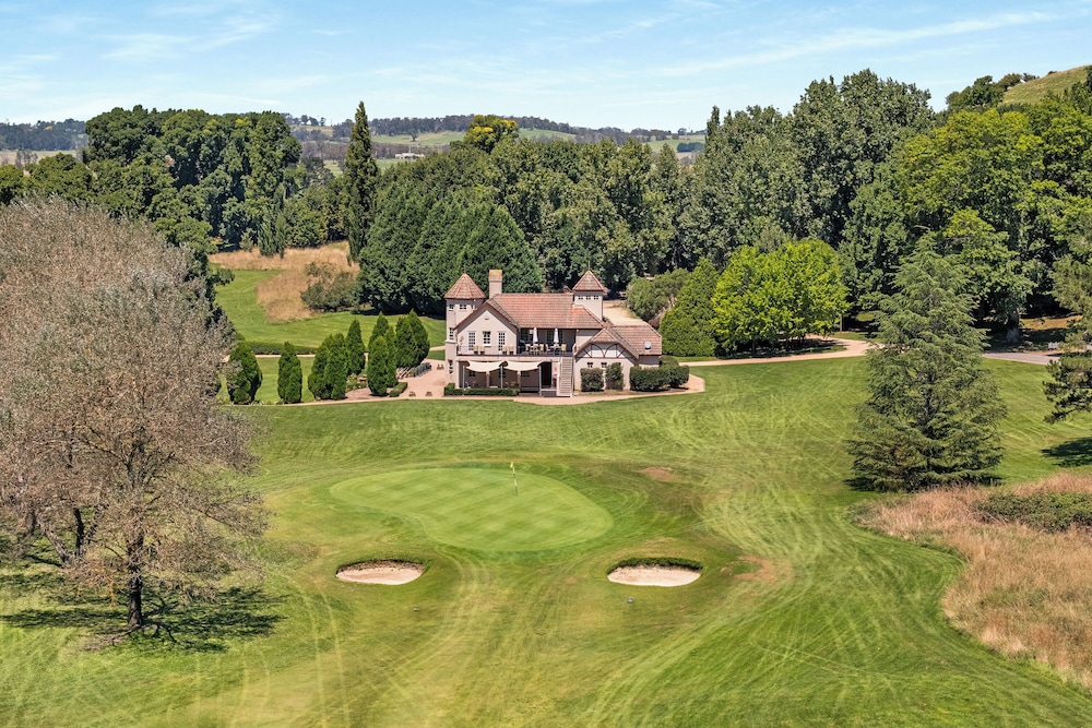 PEPPERS MANOR HOUSE 77/80