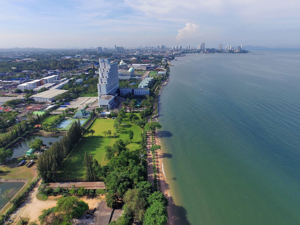 Cholchan Pattaya Beach Resort 71/74
