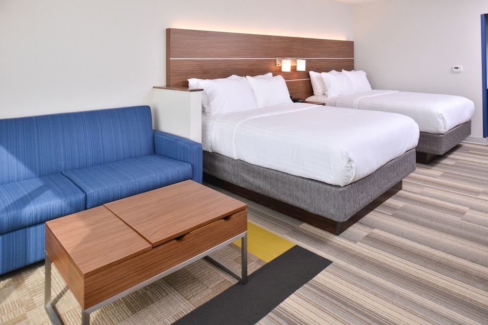 Holiday Inn Express & Suites OMAHA AIRPORT 29/64