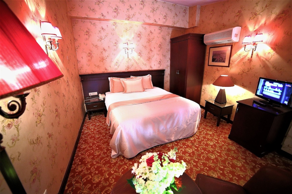Pera Rose Hotel 44/78