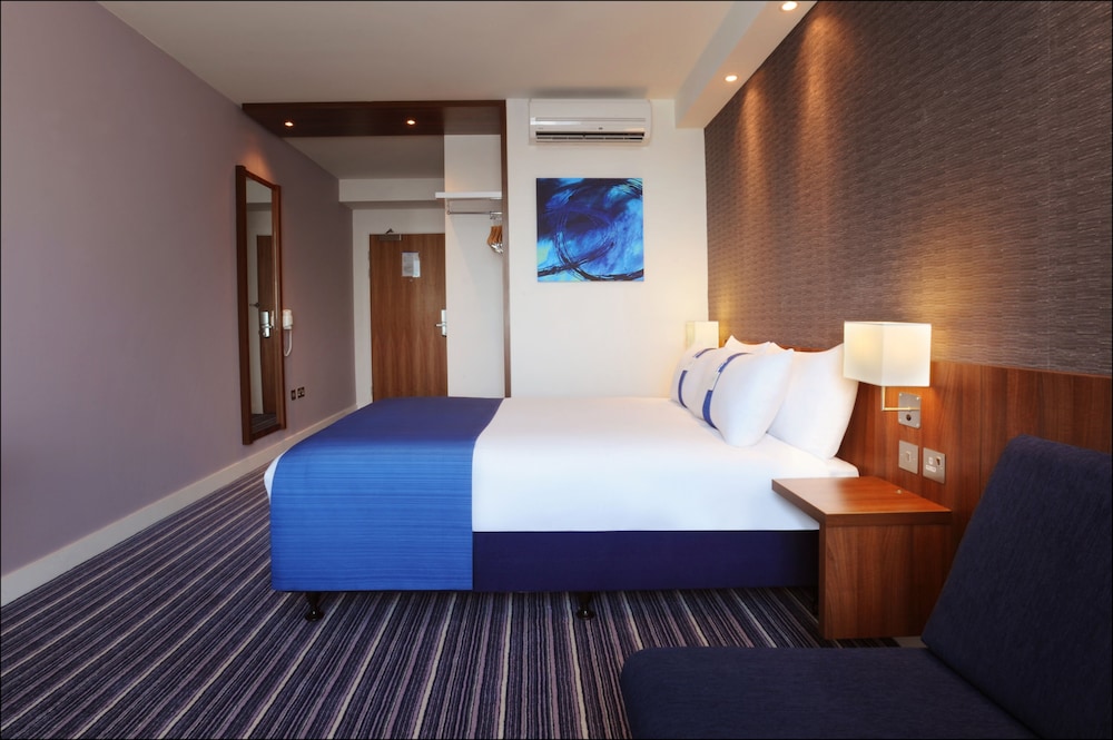 Holiday Inn Express Birmingham - Snow Hill 10/55