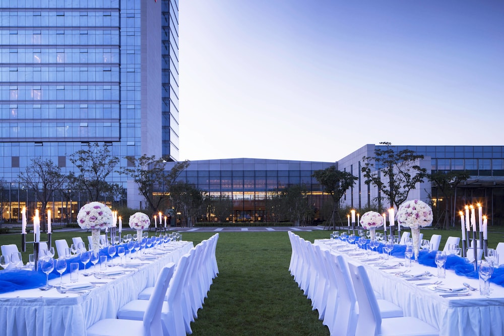 Sheraton Langfang Chaobai River Hotel 1/42