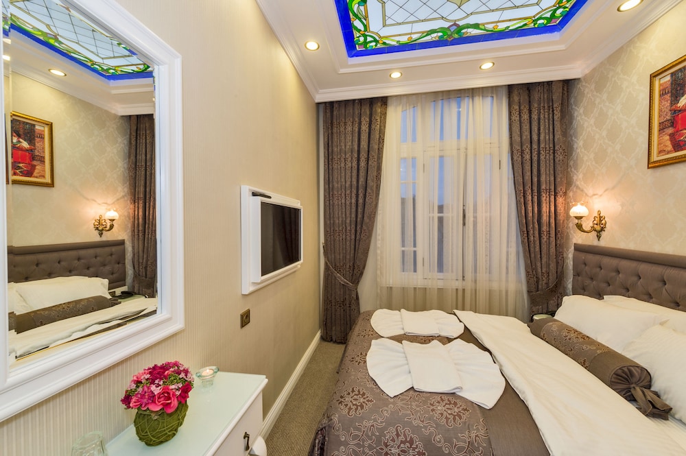 Alpek Hotel 23/67