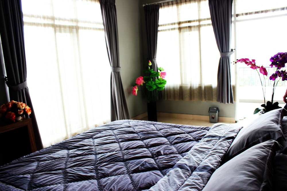 Super OYO Collection O 92277 Setra Priangan Guest House 14/39