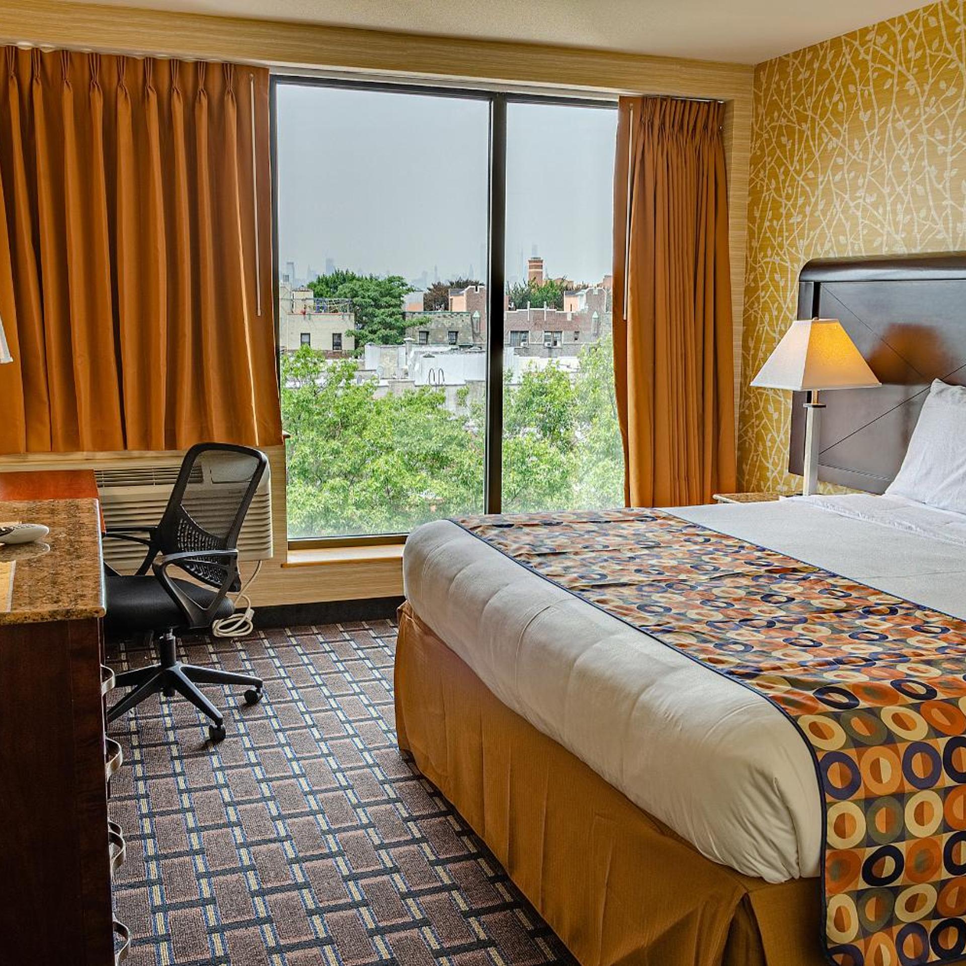 Elmhurst Hotel 24/50