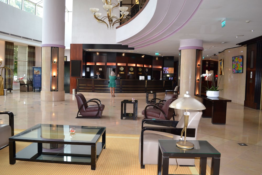 Pullman Bucharest World Trade Center Hotel 63/74