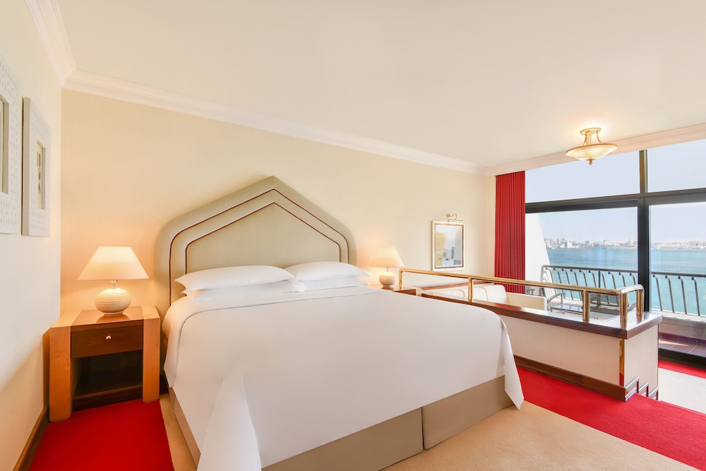 Sheraton Grand Doha Resort & Convention Hotel 9/80