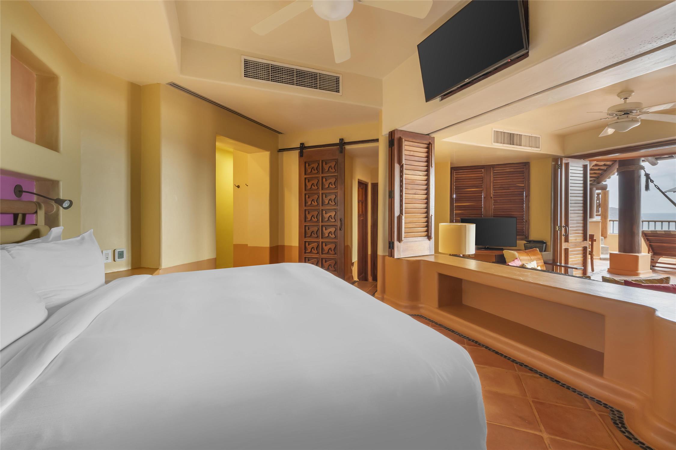 3 Bedrooms, Bi Level, Suite, 2 King Beds, Bunk Bed
