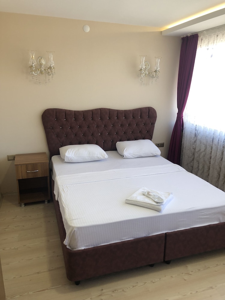 SANLI HOTEL 28/62