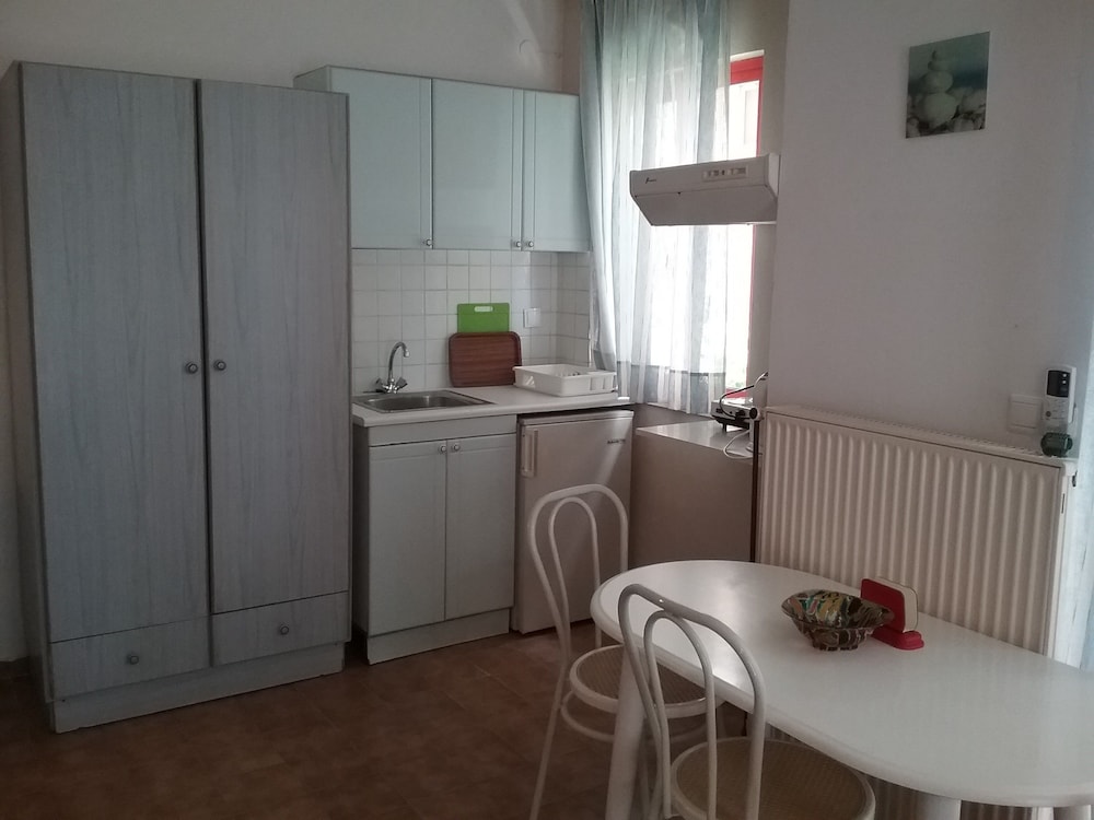 ILONA APARTMENTS 32/50