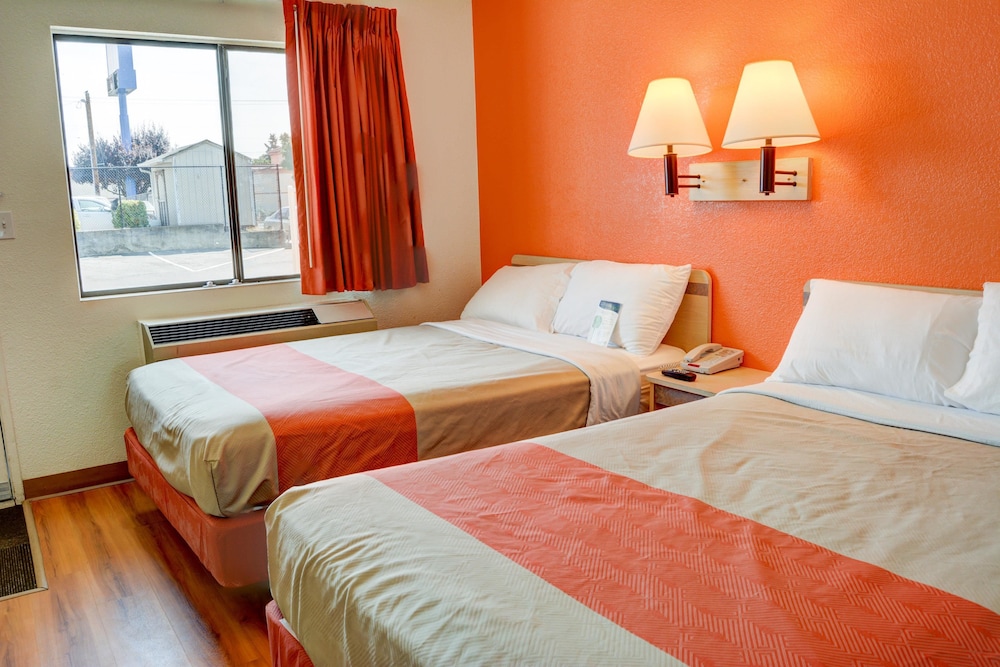 Motel6 Salem, OR 36/62