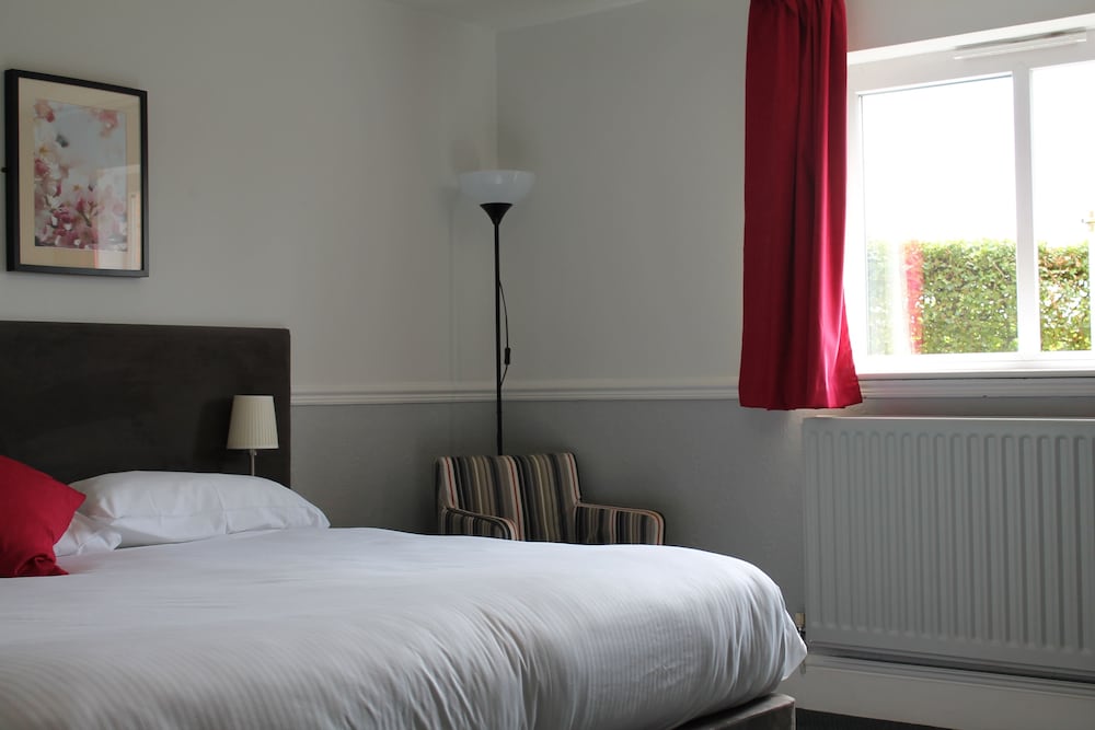 Oak Farm Hotel 15/40