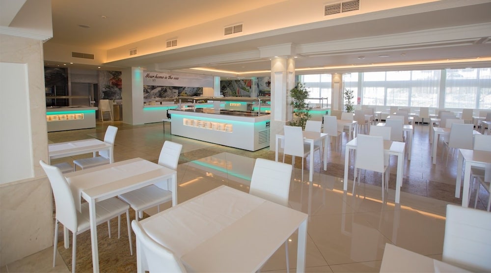 On Hotels Oceanfront Adults Designed 37/50
