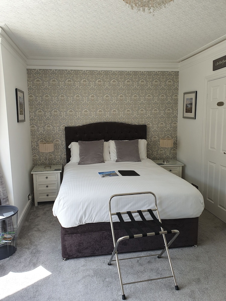 Number 80 Bed Then Breakfast 17/65