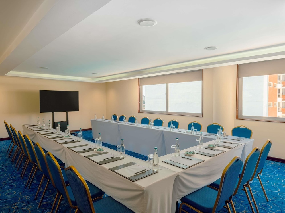 Movenpick Hotel & Residences Nairobi 60/69