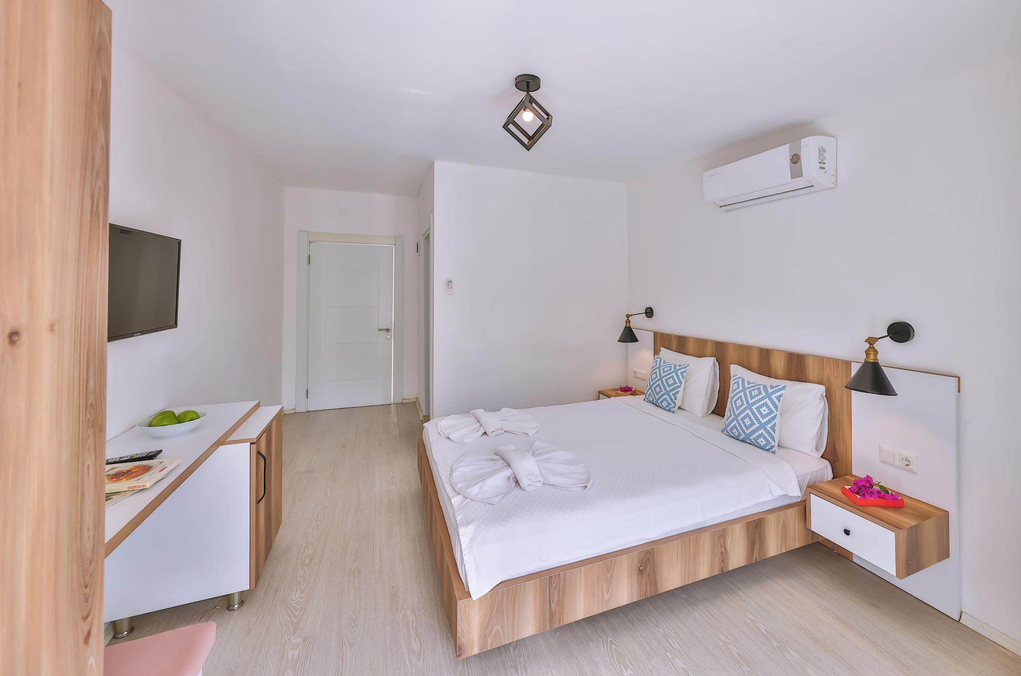 ROOM, DOUBLE BED, GARDEN VIEW, BALCONY